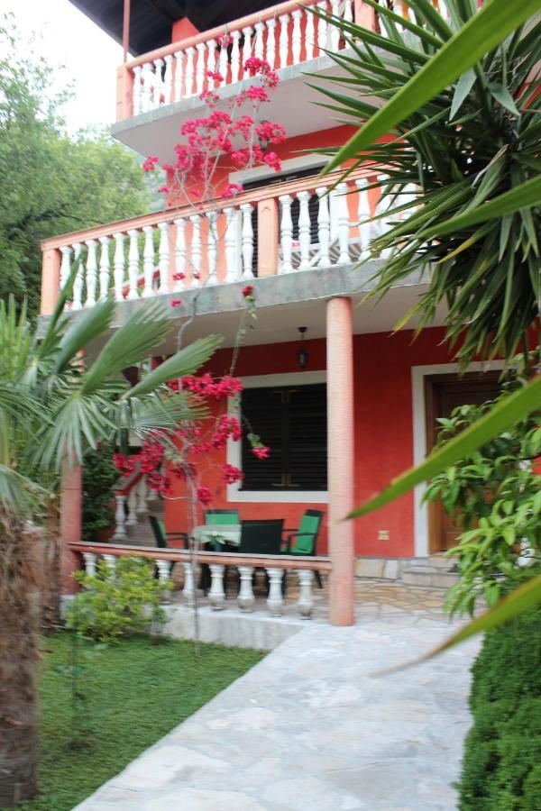 Апартаменты Apartments Mijuskovic Дони-Моринь-44